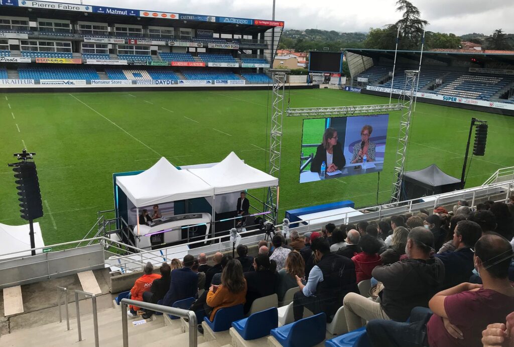 Tribunes du stade Pierre Fabre dans une configuration d'événements
